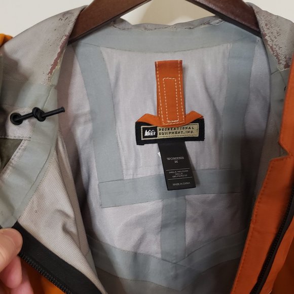 Womens REI outdoor Jacket, size Medium (M) - Picture 4 of 4